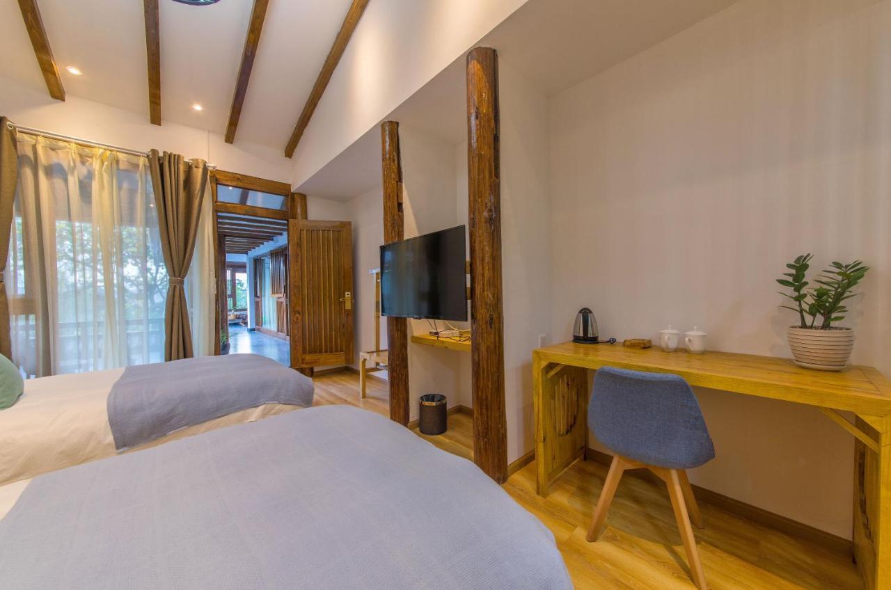 桐墅客栈 Lijiang Village House Exteriör bild