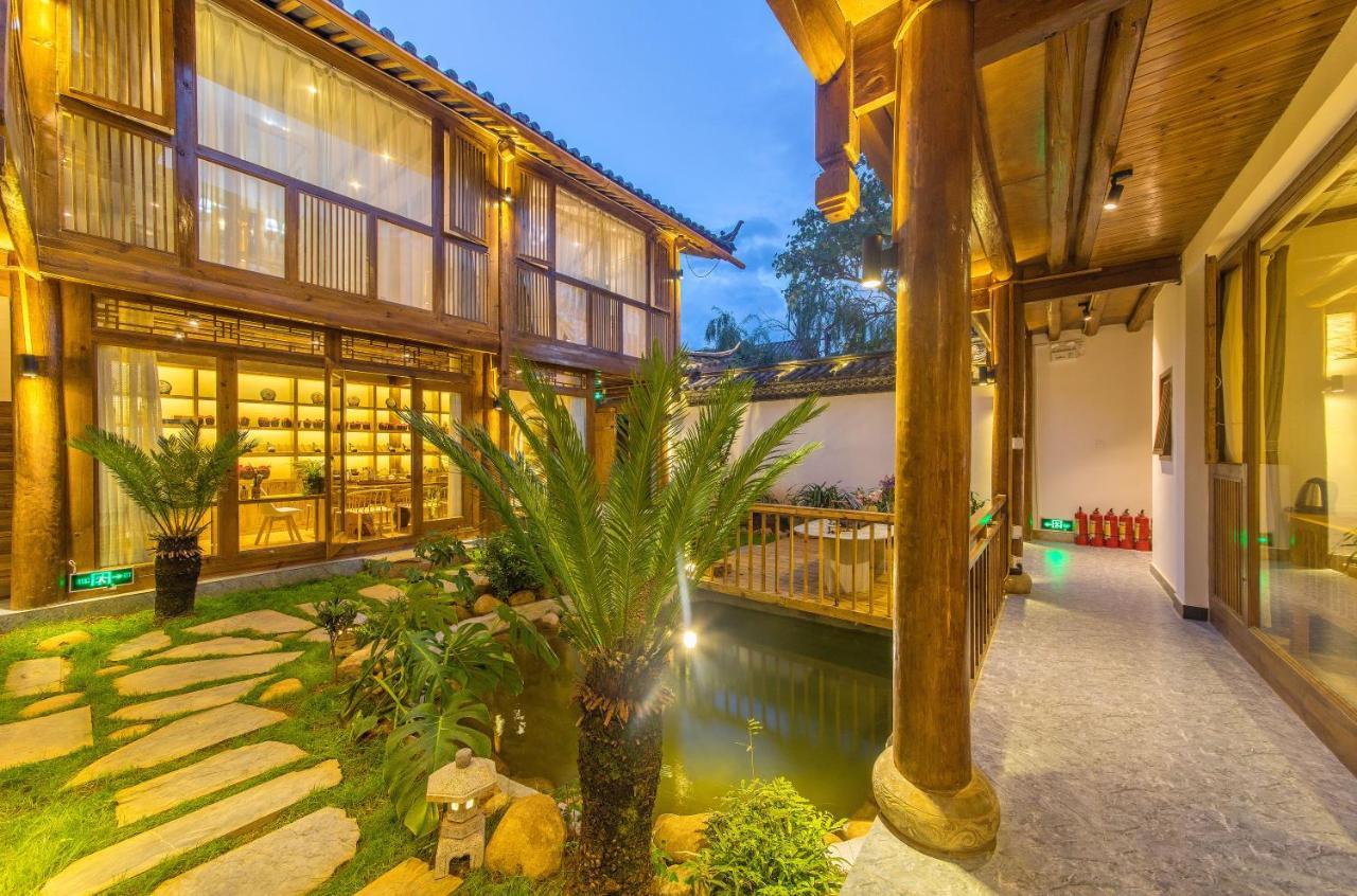 桐墅客栈 Lijiang Village House Exteriör bild