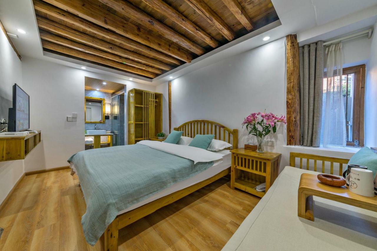 桐墅客栈 Lijiang Village House Exteriör bild